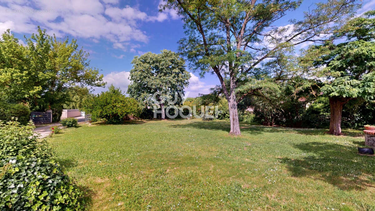 Terrain à BEAUZELLE