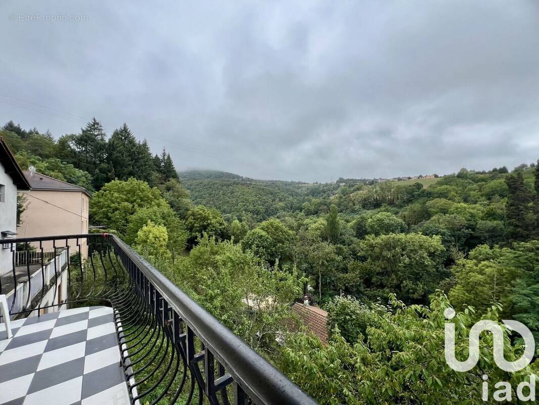 Photo 1 - Maison à LE CHAMBON-FEUGEROLLES