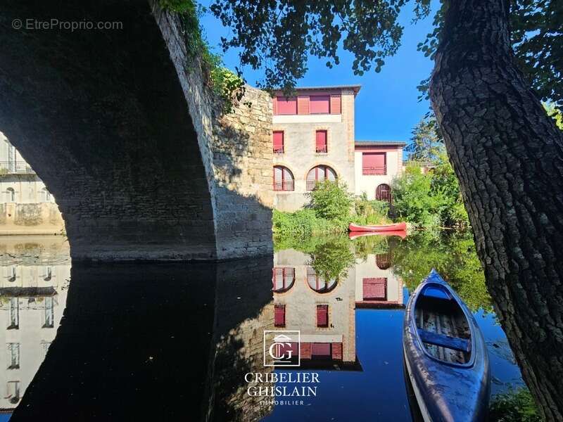 Clisson centre historique – Maison de caractère 150 m², 3 chambres, terrasse et accès rivière - photo 2