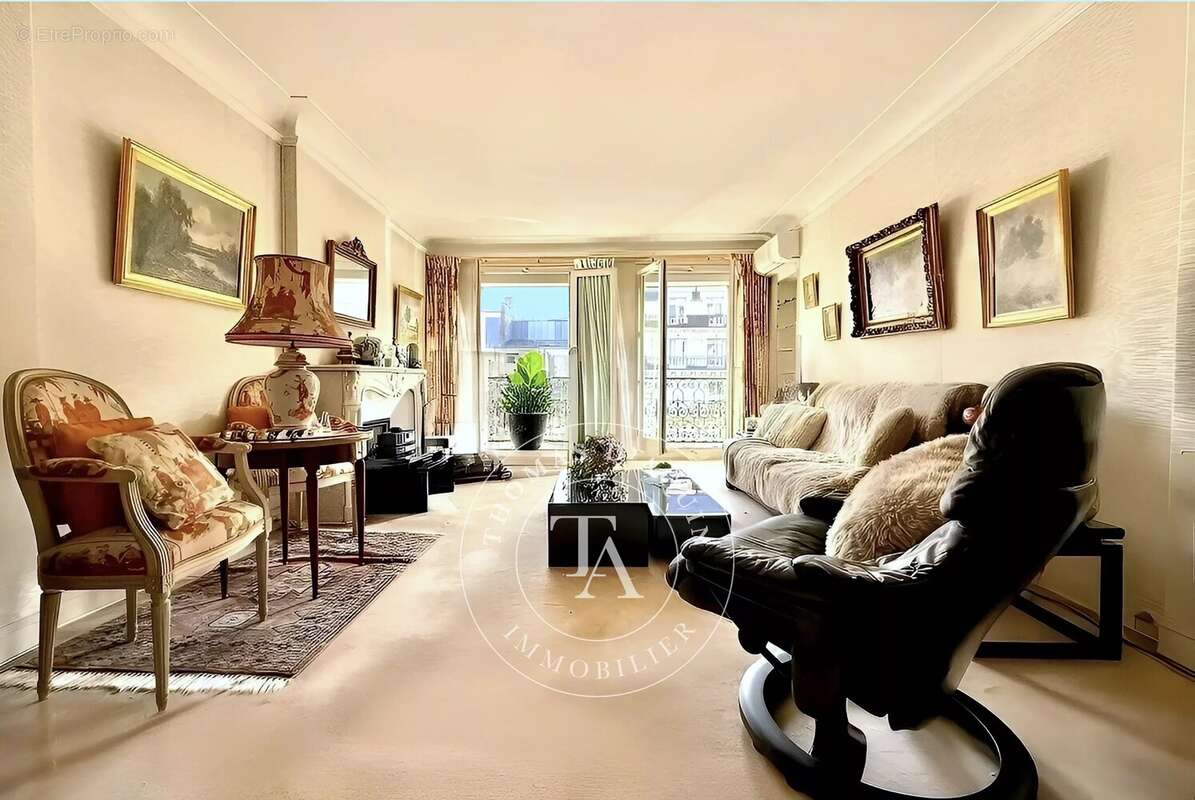 Appartement à PARIS-10E