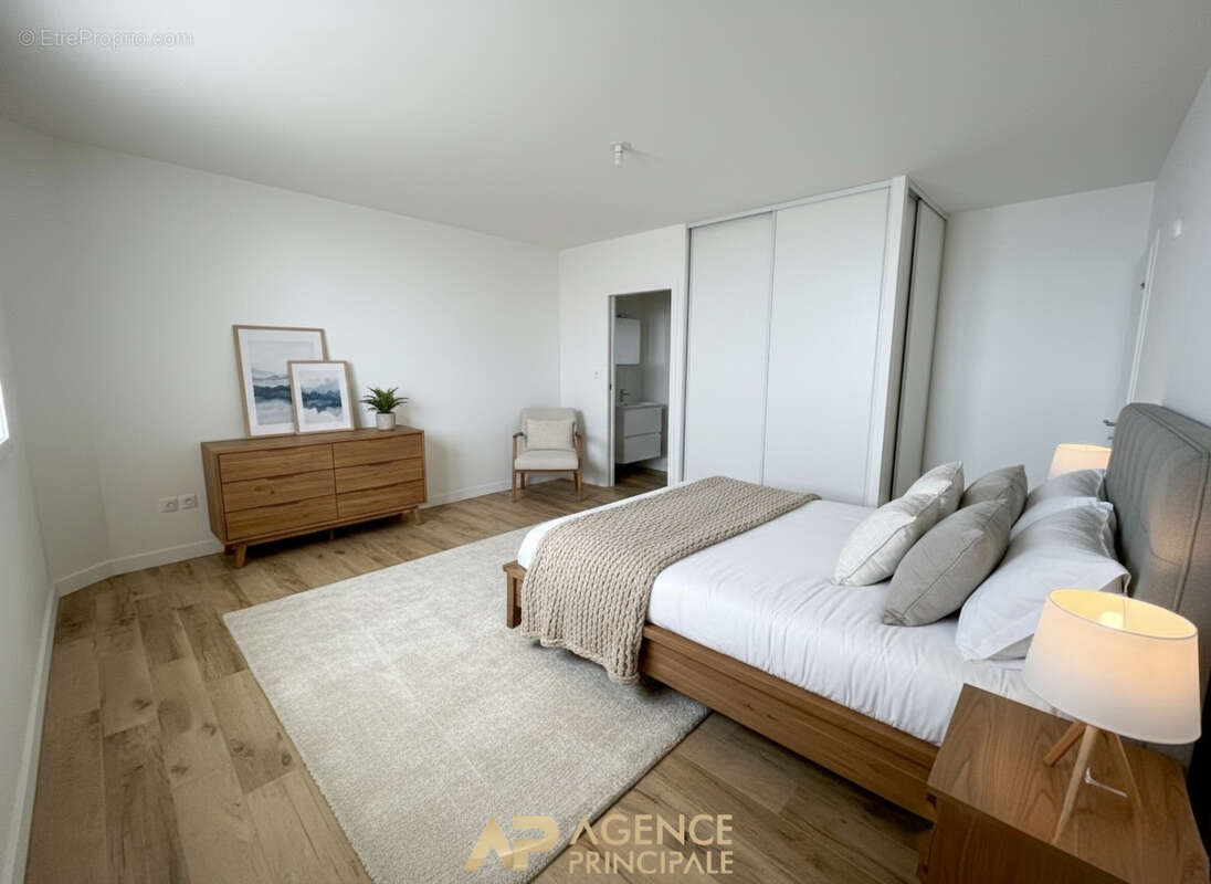 Appartement T4 / Terrasse / Parking / Cave - proche mer - La Rochelle - photo 6