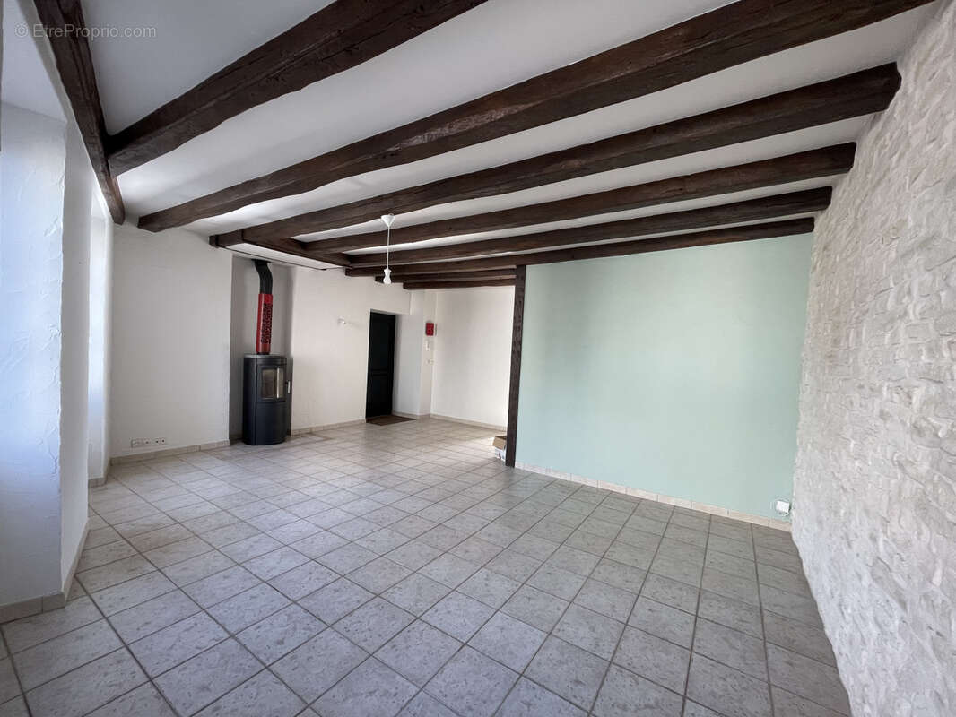 Maison à FRONTENAY-ROHAN-ROHAN