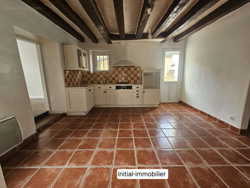 Maison à BEAUMONT-LA-RONCE