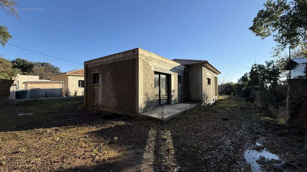 Maison à SANTA-LUCIA-DI-MORIANI