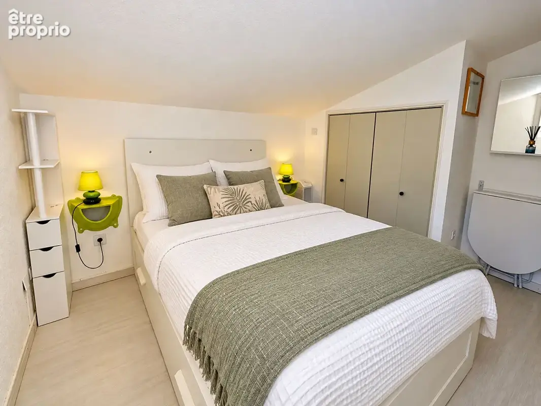 **Exclusivité **Plage & Bord De Mer * *Appartement 3 pièces au dernier étage + Cellier ** (83430) SAINT MANDRIER SUR MER ** - photo 4