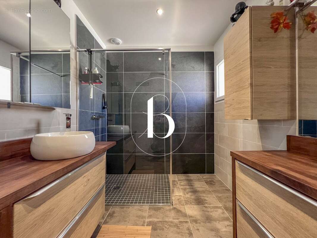 Maison 100 m² à Orgnac-L'aven  - photo 17
