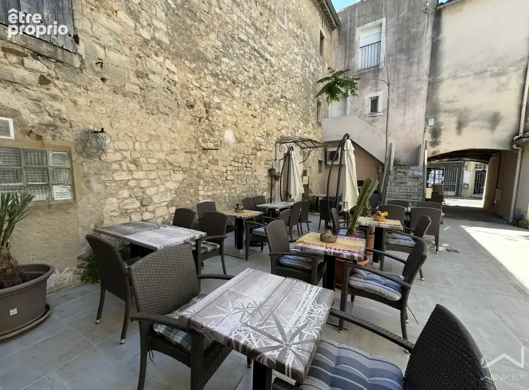 Commerce à SAINT-PAUL-TROIS-CHATEAUX