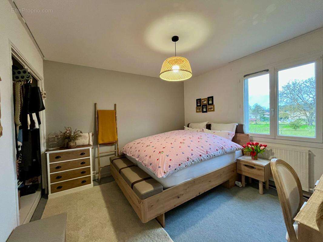 Maison à COLAYRAC-SAINT-CIRQ