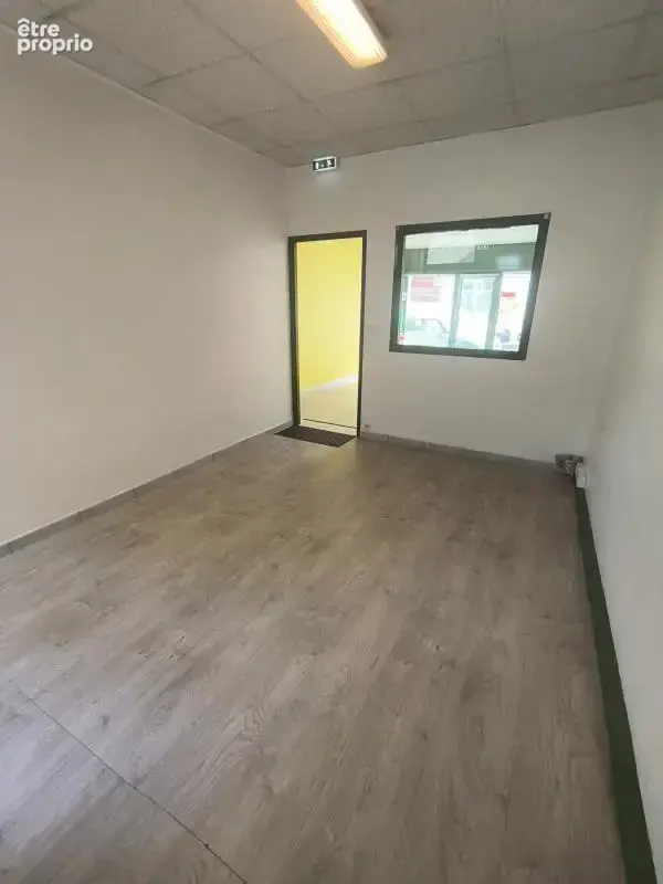 BOURG-EN-BRESSE - Centre Ville - Bureau 42 m² - photo 2