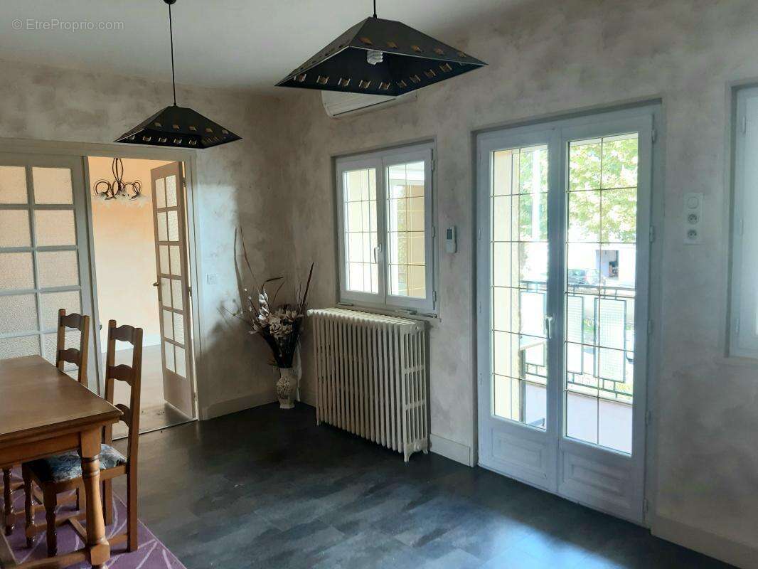 Maison à PUY-GUILLAUME