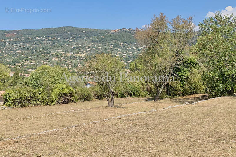 Terrain à PEYMEINADE