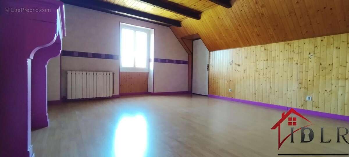 Maison sept pièces, 183 mètres carrés avec grange - photo 15