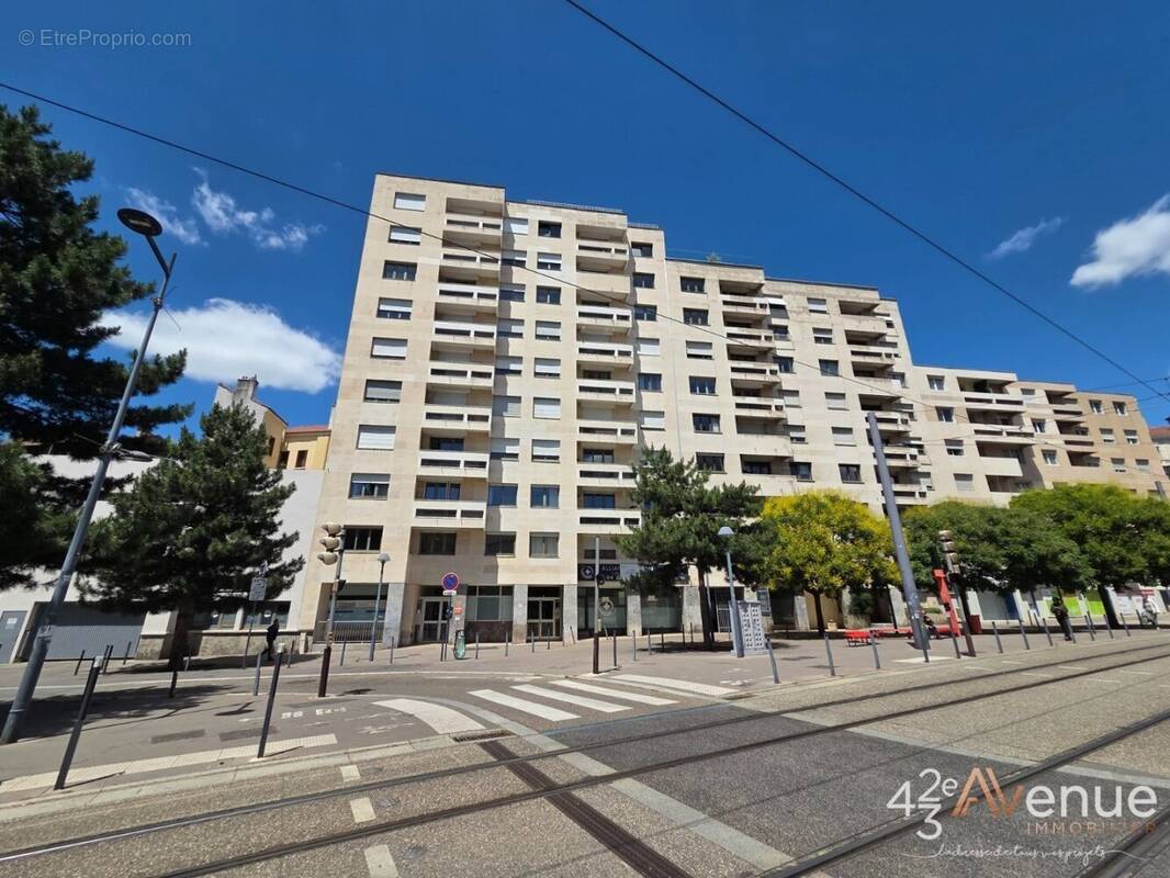 Appartement à SAINT-ETIENNE
