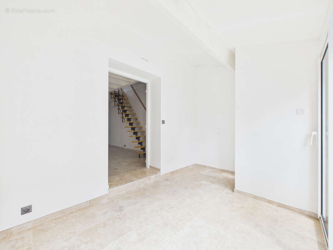Maison à VALREAS