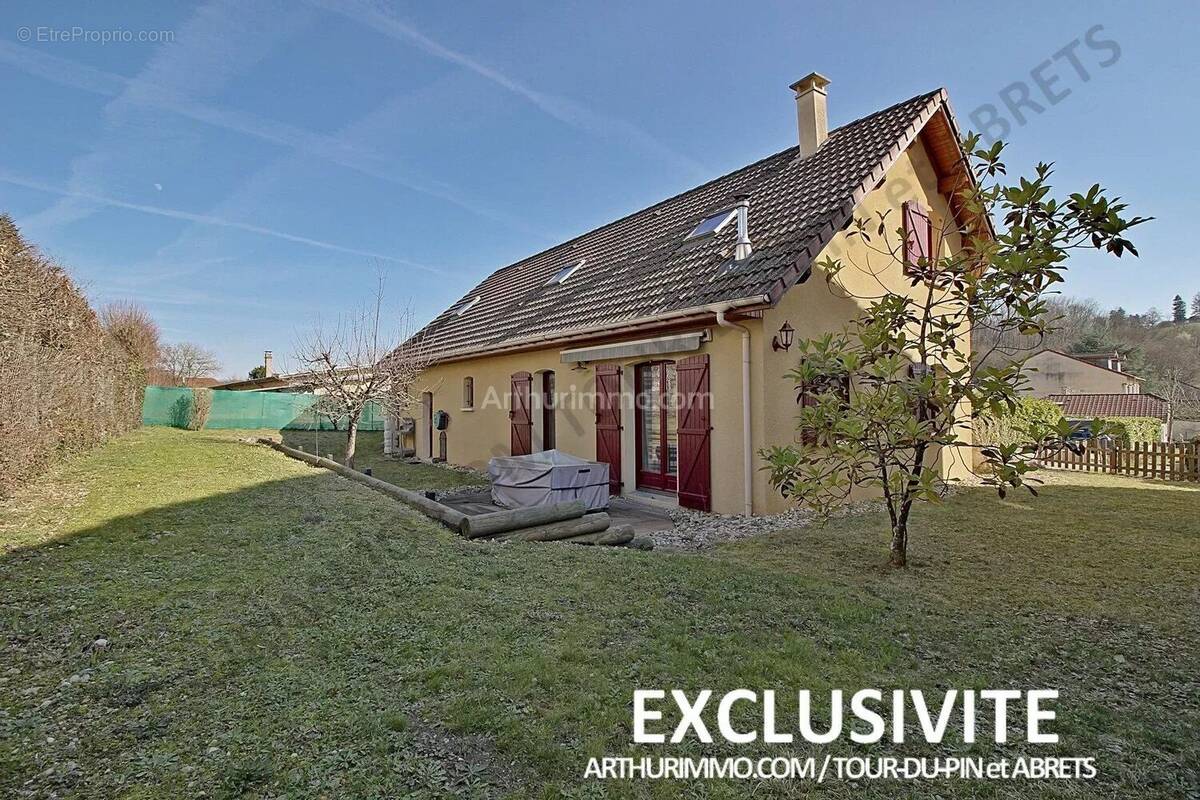 Maison à LA TOUR-DU-PIN