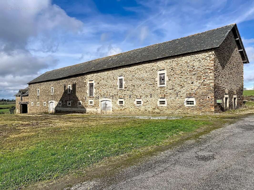 Maison à QUINS
