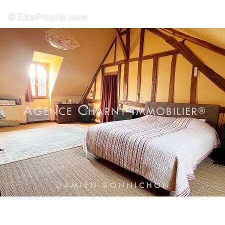 Maison à MONTCORBON