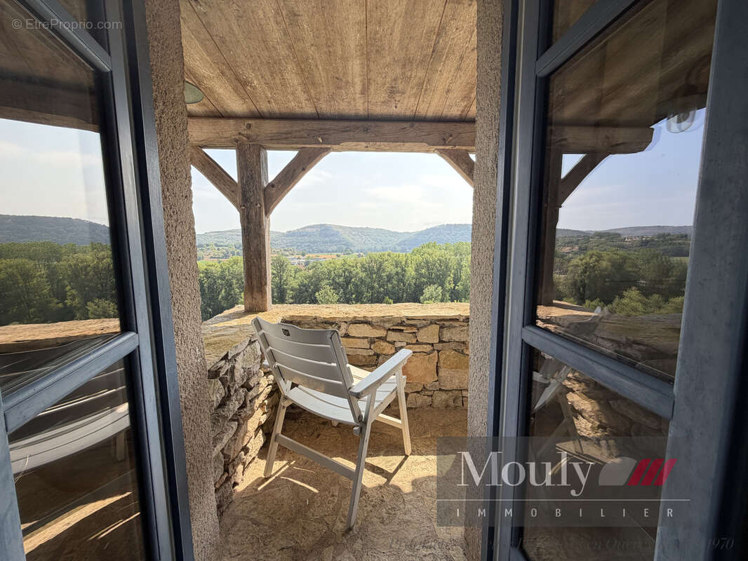 Chateau  avec vue exceptionnelle sur le lot - photo 30