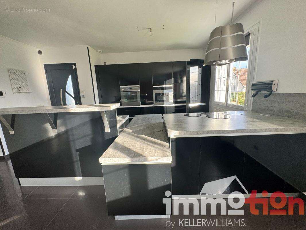 Maison à SAINT-QUENTIN-LA-MOTTE-CROIX-AU-BAILLY