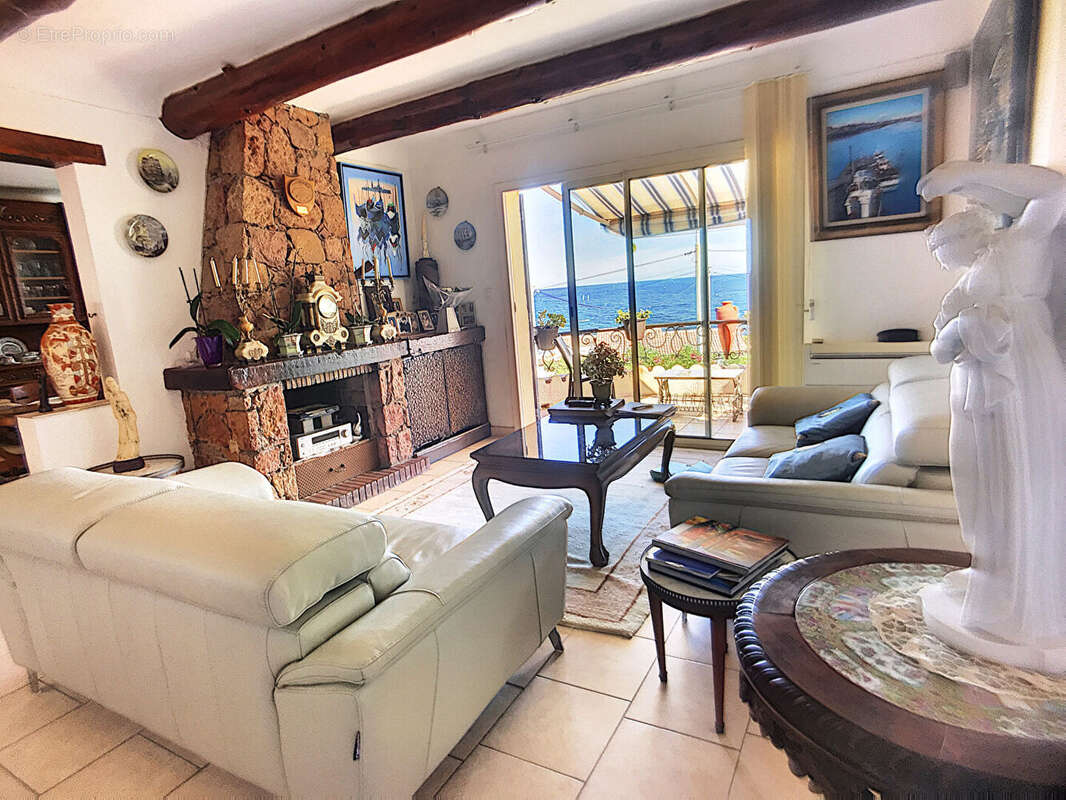 Maison à LES ISSAMBRES