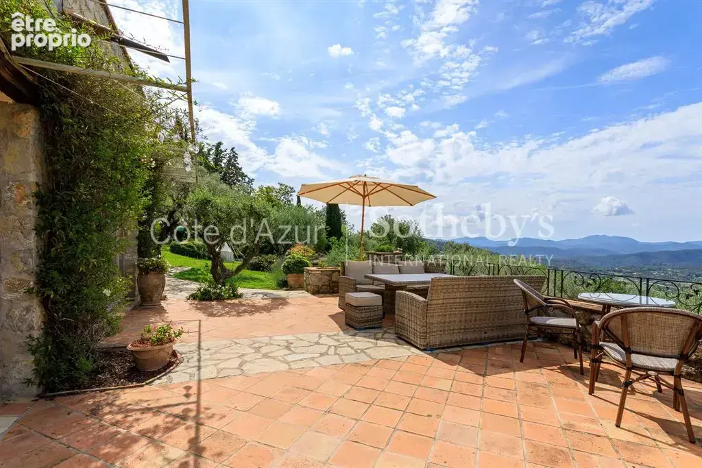 Propriété de prestige : villa provençale à Montauroux avec vue panoramique et piscine - photo 4