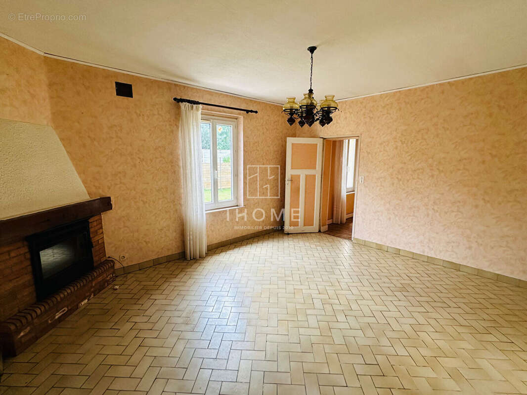 Maison à YVRE-L&#039;EVEQUE