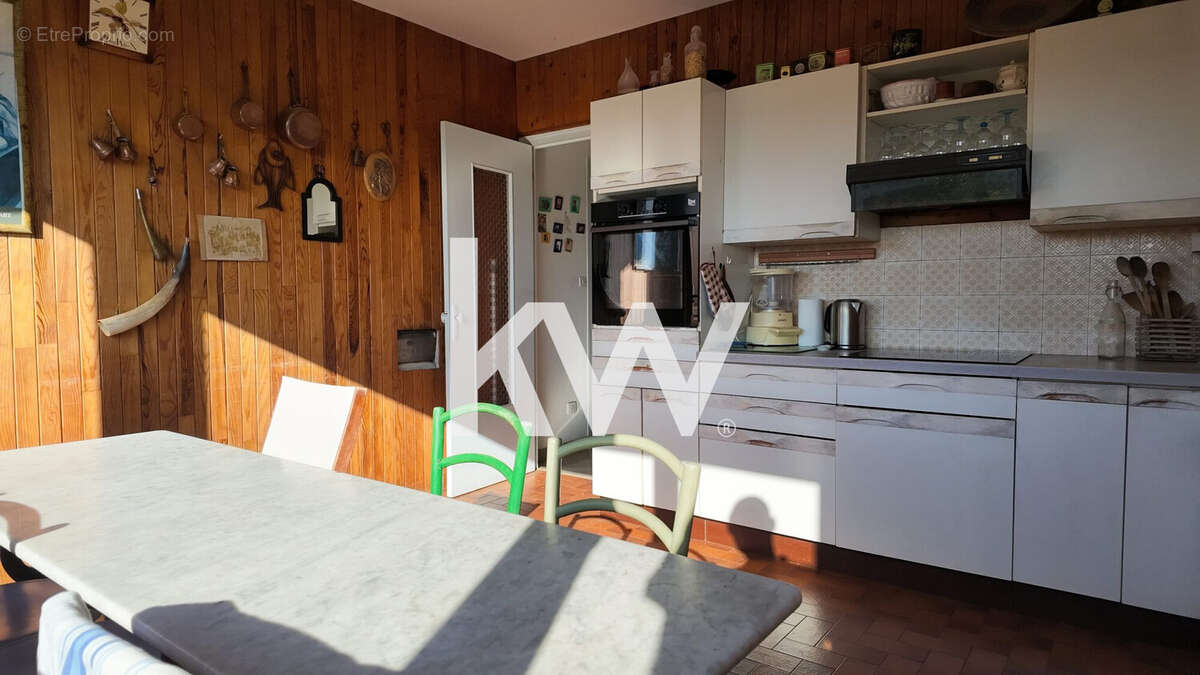 Maison 230 m² à Roche-La-Moliere  - photo 3
