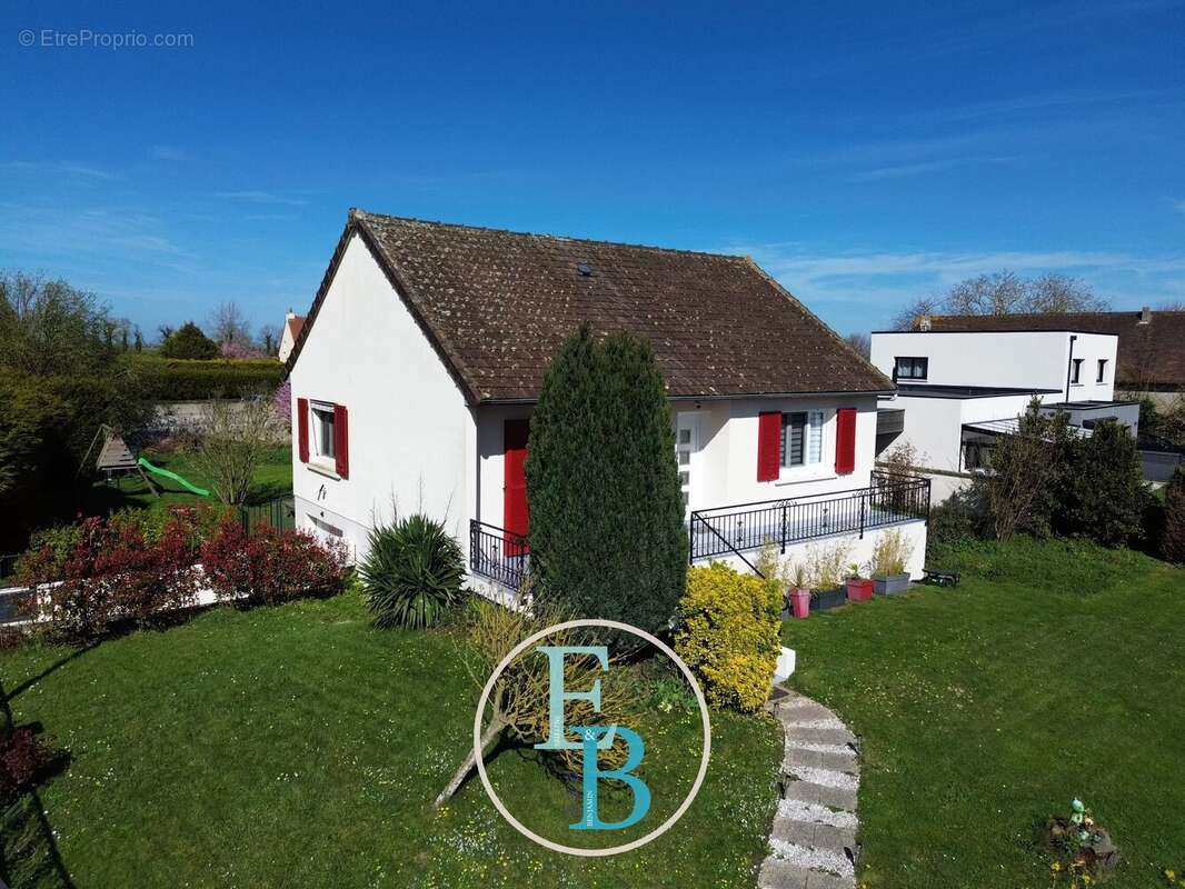 Maison à LE MESNIL-PATRY