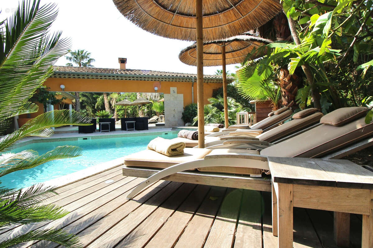 Villa lumineuse avec piscine, à deux pas du centre-ville de Sainte-Maxime - photo 3