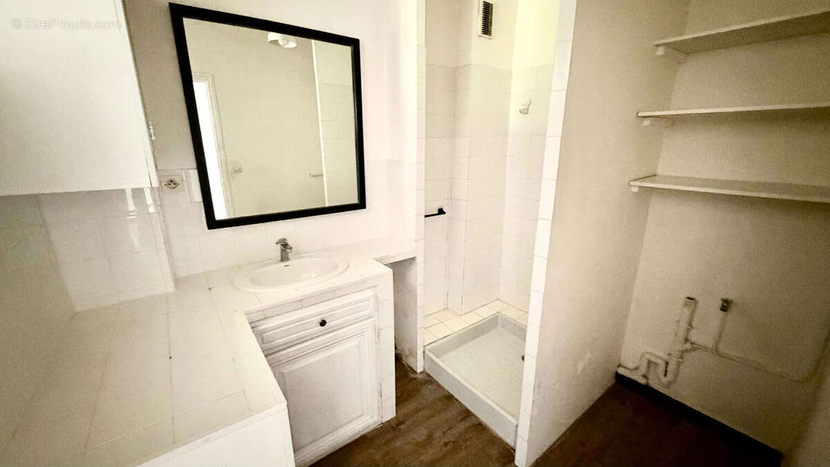 Appartement à ENTRAIGUES-SUR-LA-SORGUE