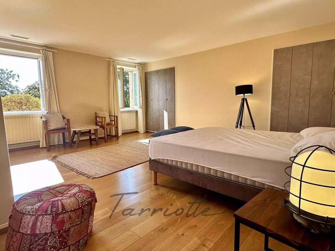 Maison à MONTELIMAR