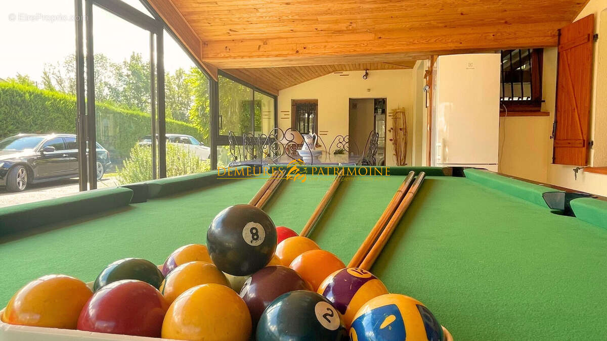 Maison à SAINT-HILAIRE-DE-LUSIGNAN