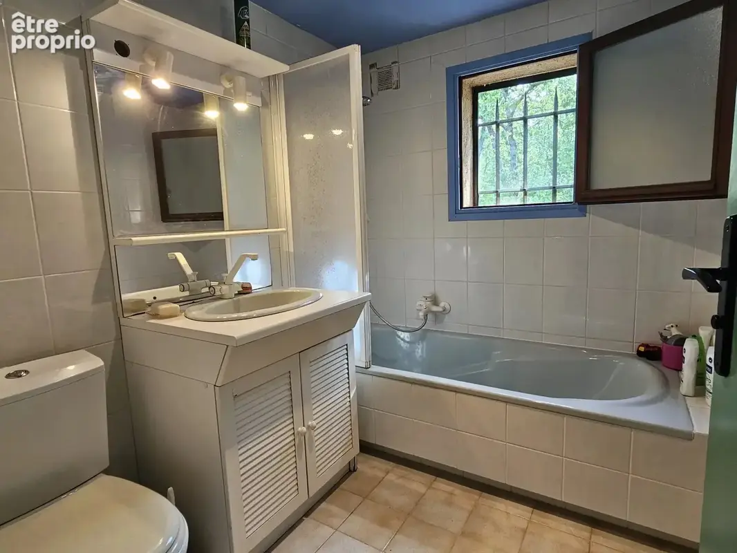 Villa provençale avec piscine, garage et vue dégagée à pied du village - photo 15