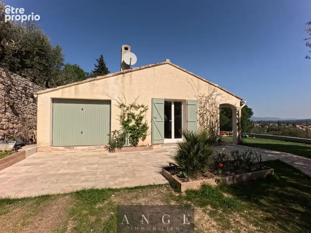 Maison à SOLLIES-VILLE