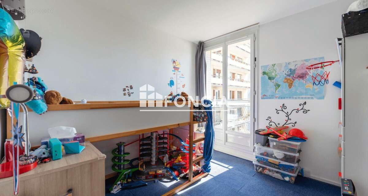 Appartement à PARIS-19E