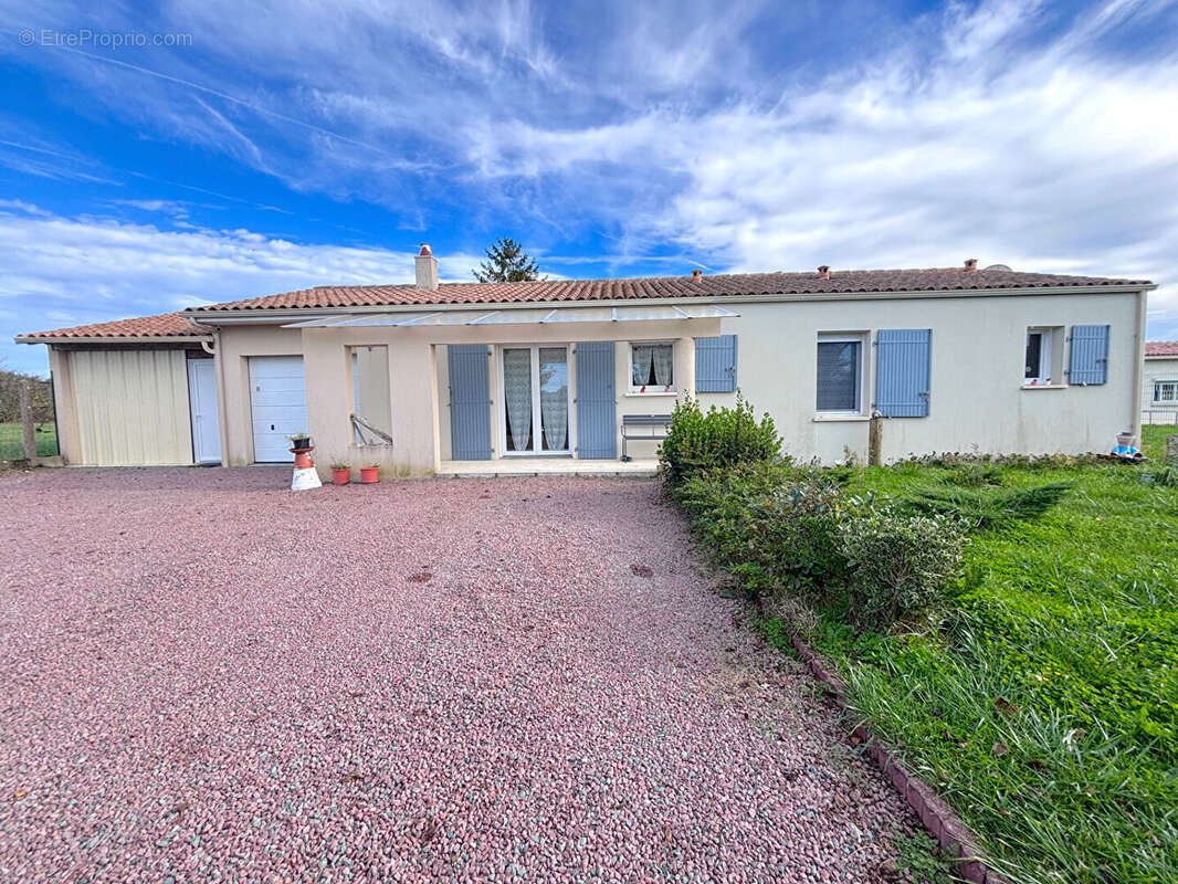 Maison à CORME-ECLUSE