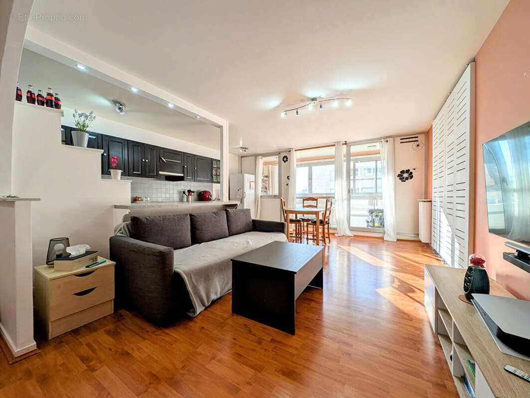 Appartement à SARTROUVILLE