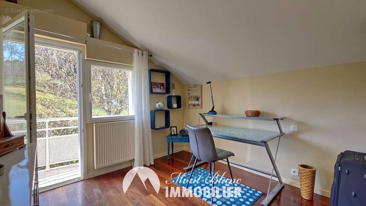 Maison à DOMANCY