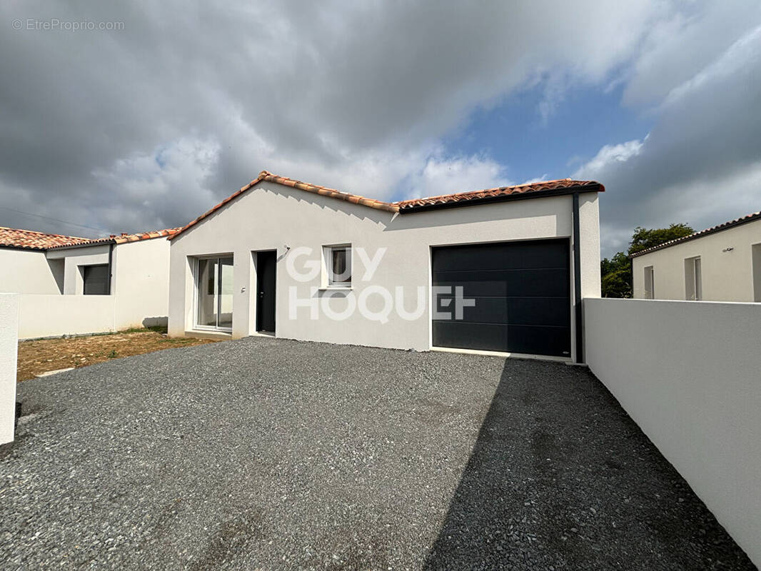 Maison à SALLERTAINE