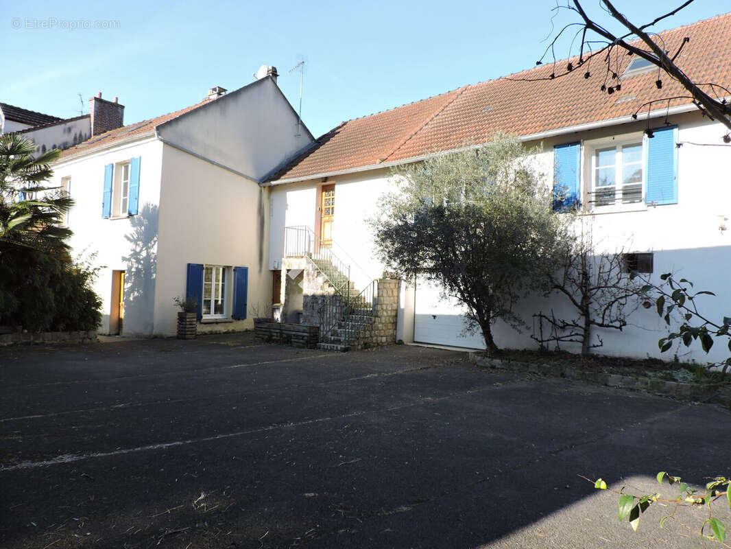 Maison 329 m² à Gouvernes  - photo 6