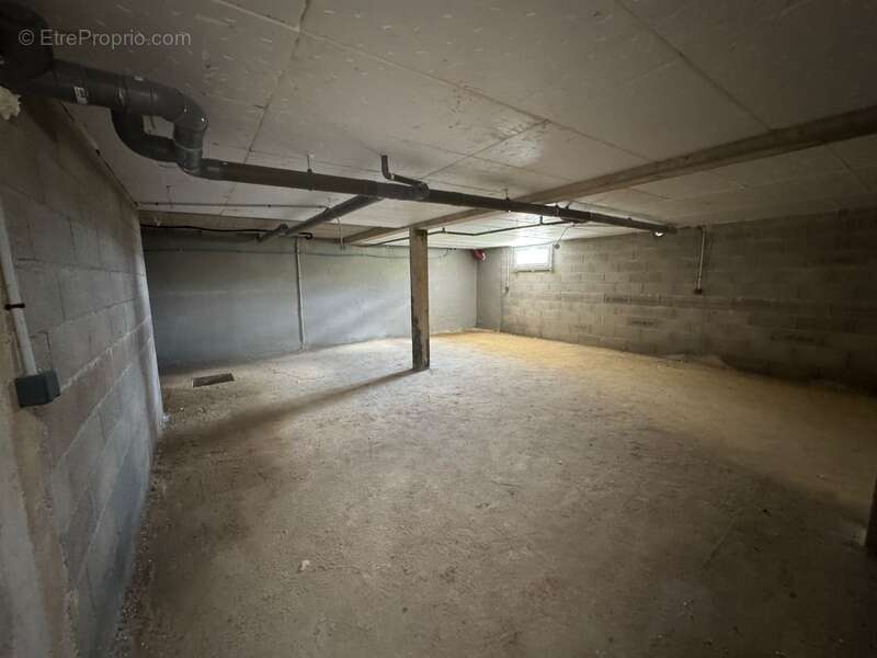 Maison à SAINT-SYMPHORIEN-LE-CHATEAU