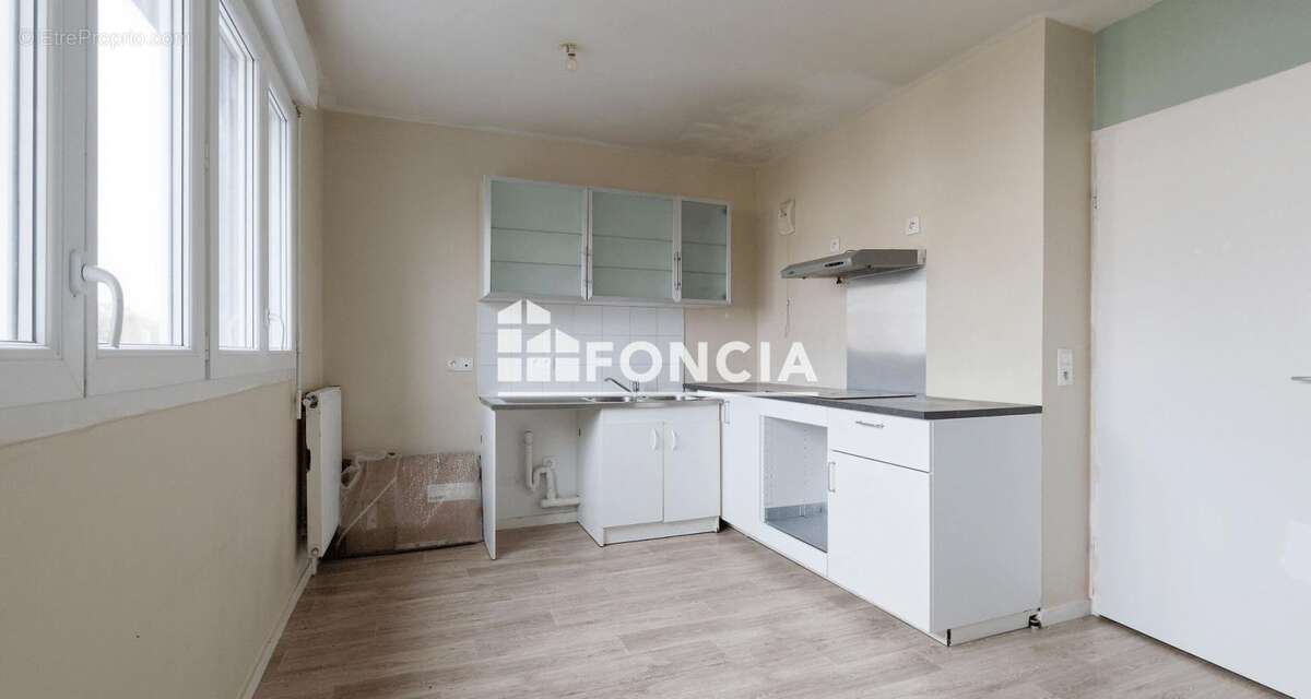 Appartement à CORBEIL-ESSONNES