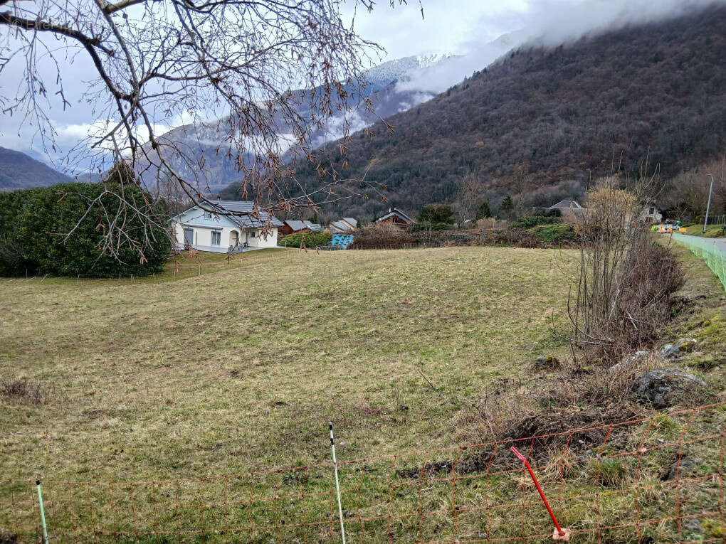 Terrain à LA CHAPELLE