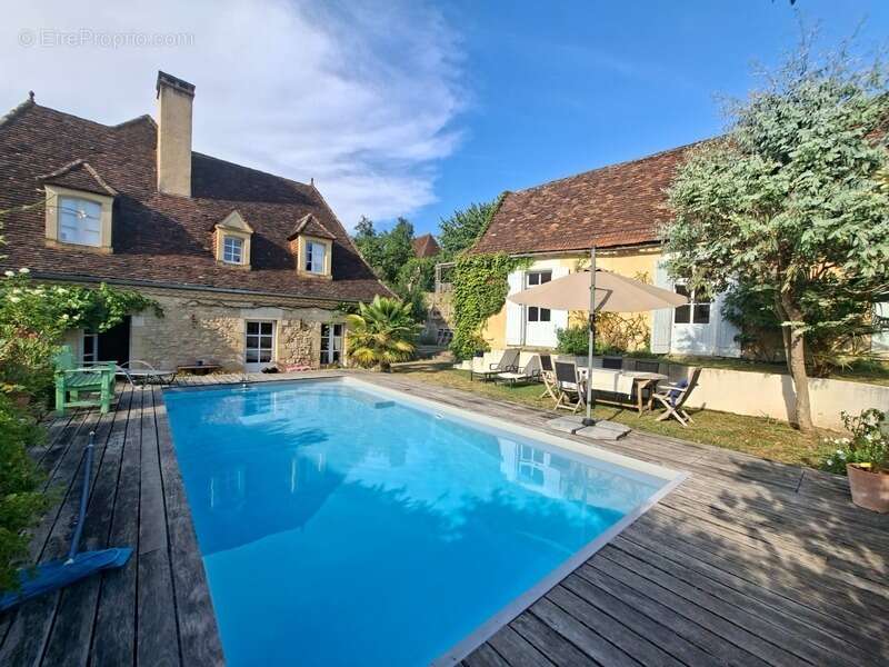 Maison de village en pierre - avec piscine - une annexe- au Bugue(24) - photo 2