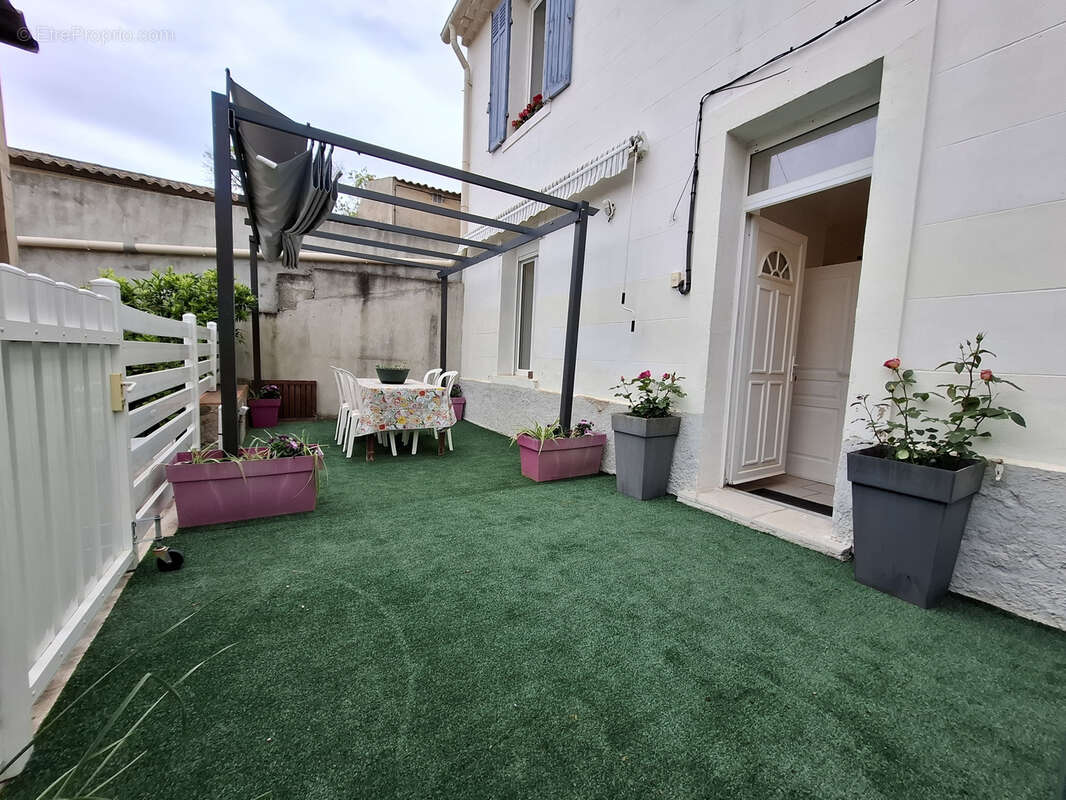 Maison à SAINT-CYR-SUR-MER