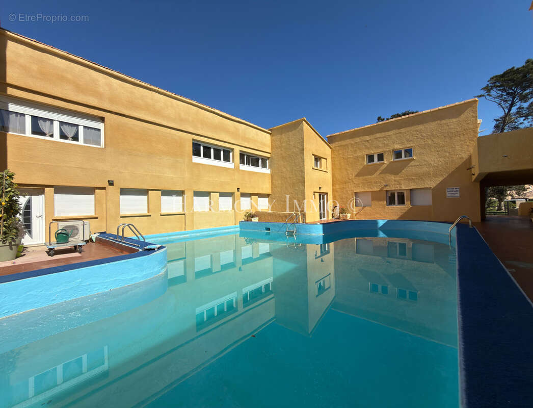 Résidence les pieds dans l’eau au calme avec piscine. - photo 2