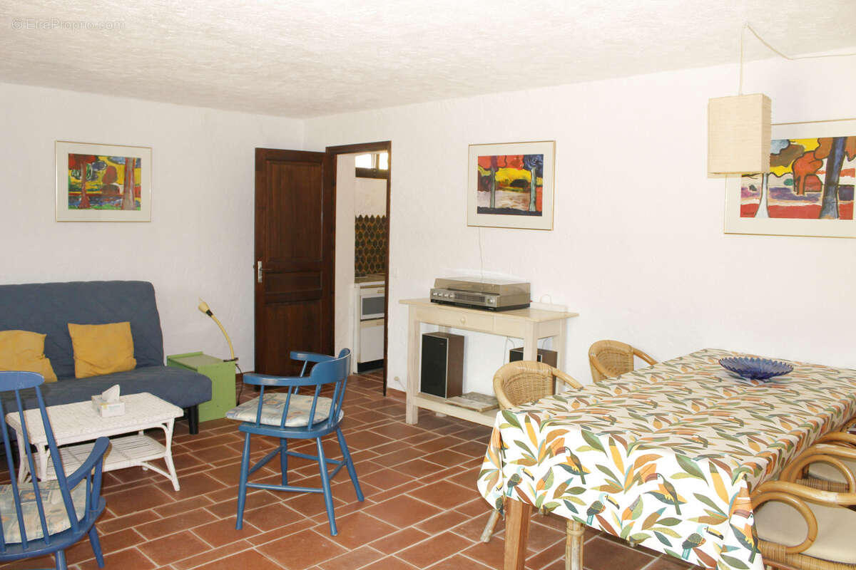 Maison à BORMES-LES-MIMOSAS