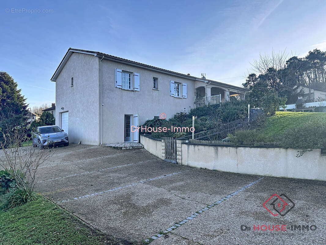 Maison à COULOUNIEIX-CHAMIERS