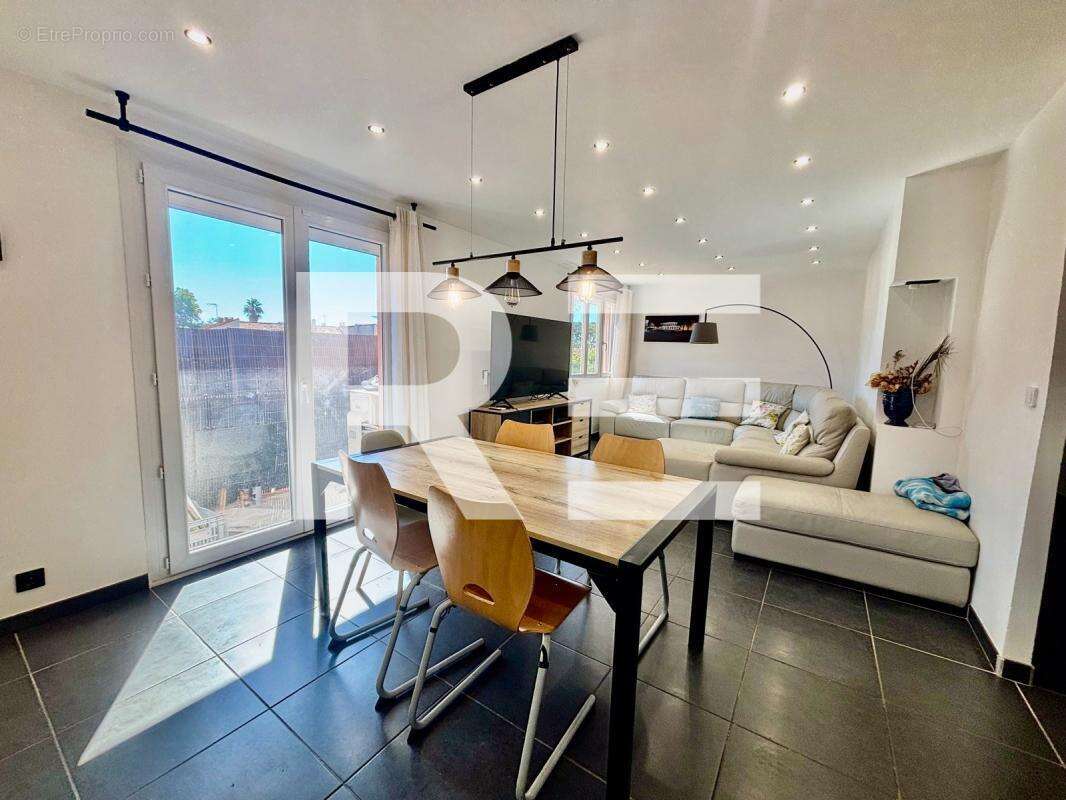 Appartement à NIMES