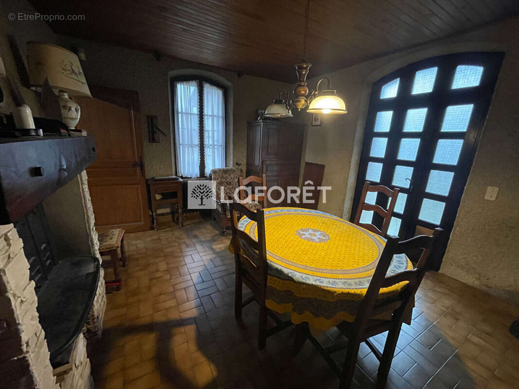 Maison à CAHUZAC-SUR-VERE